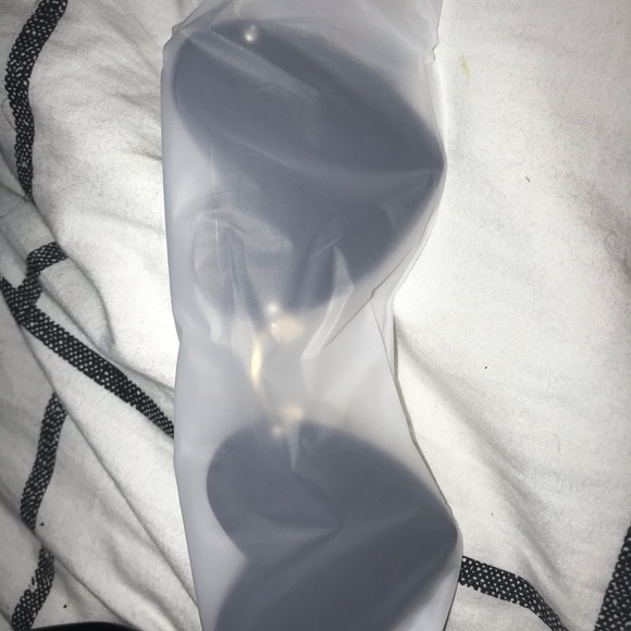 Black heart shaped sunglasses - Picture 5 of 5